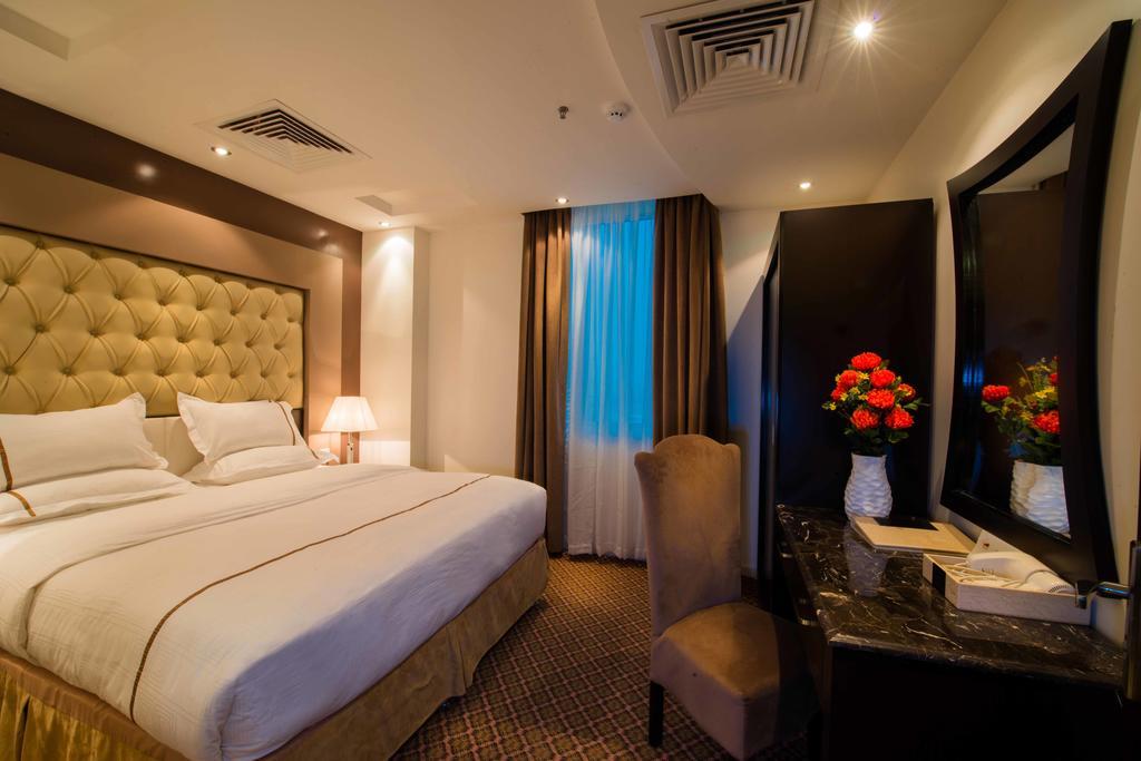 Al Yamama Palace Hotel Suites Rijád Szoba fotó