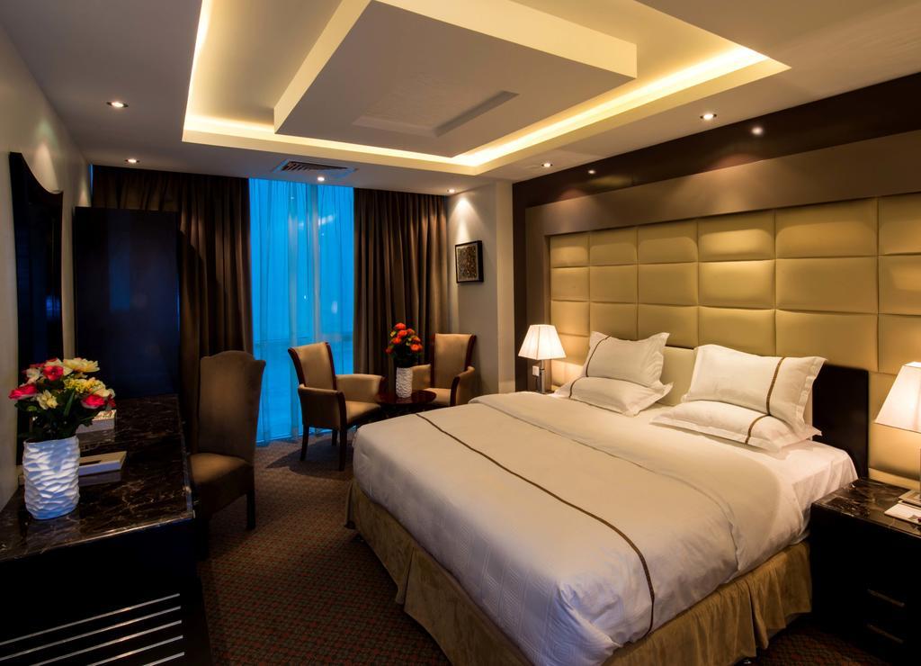 Al Yamama Palace Hotel Suites Rijád Szoba fotó