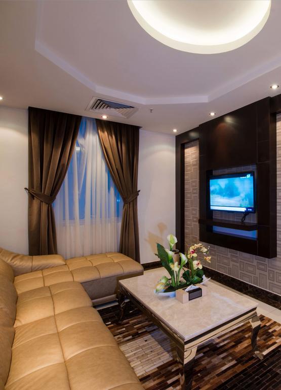 Al Yamama Palace Hotel Suites Rijád Szoba fotó