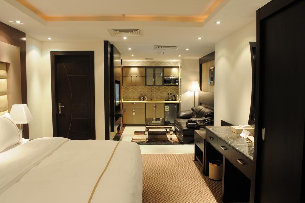 Al Yamama Palace Hotel Suites Rijád Szoba fotó