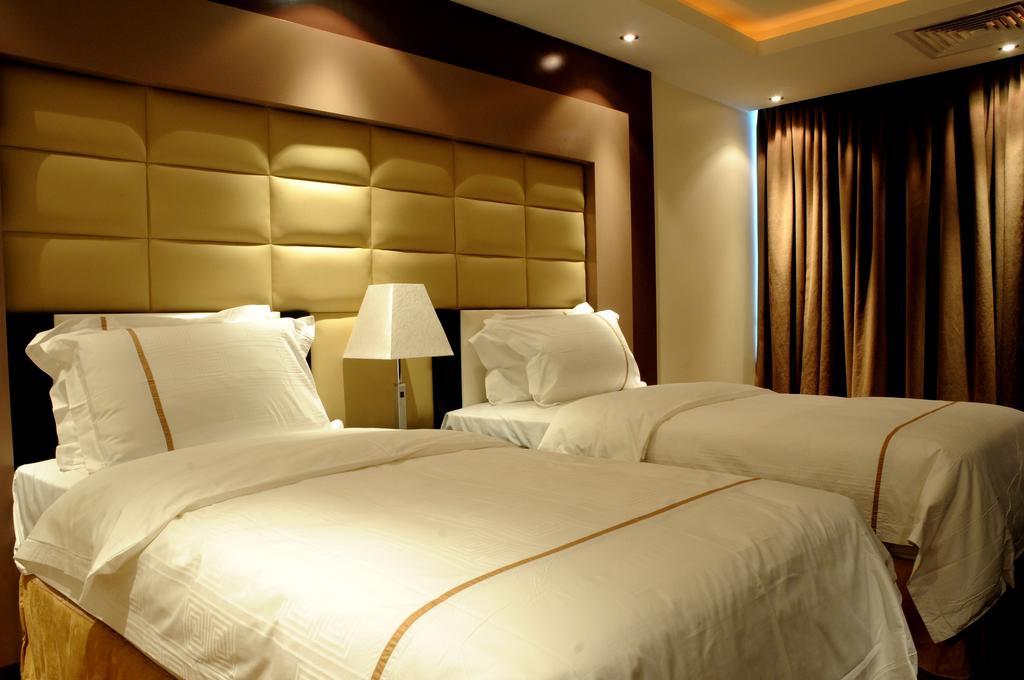Al Yamama Palace Hotel Suites Rijád Szoba fotó